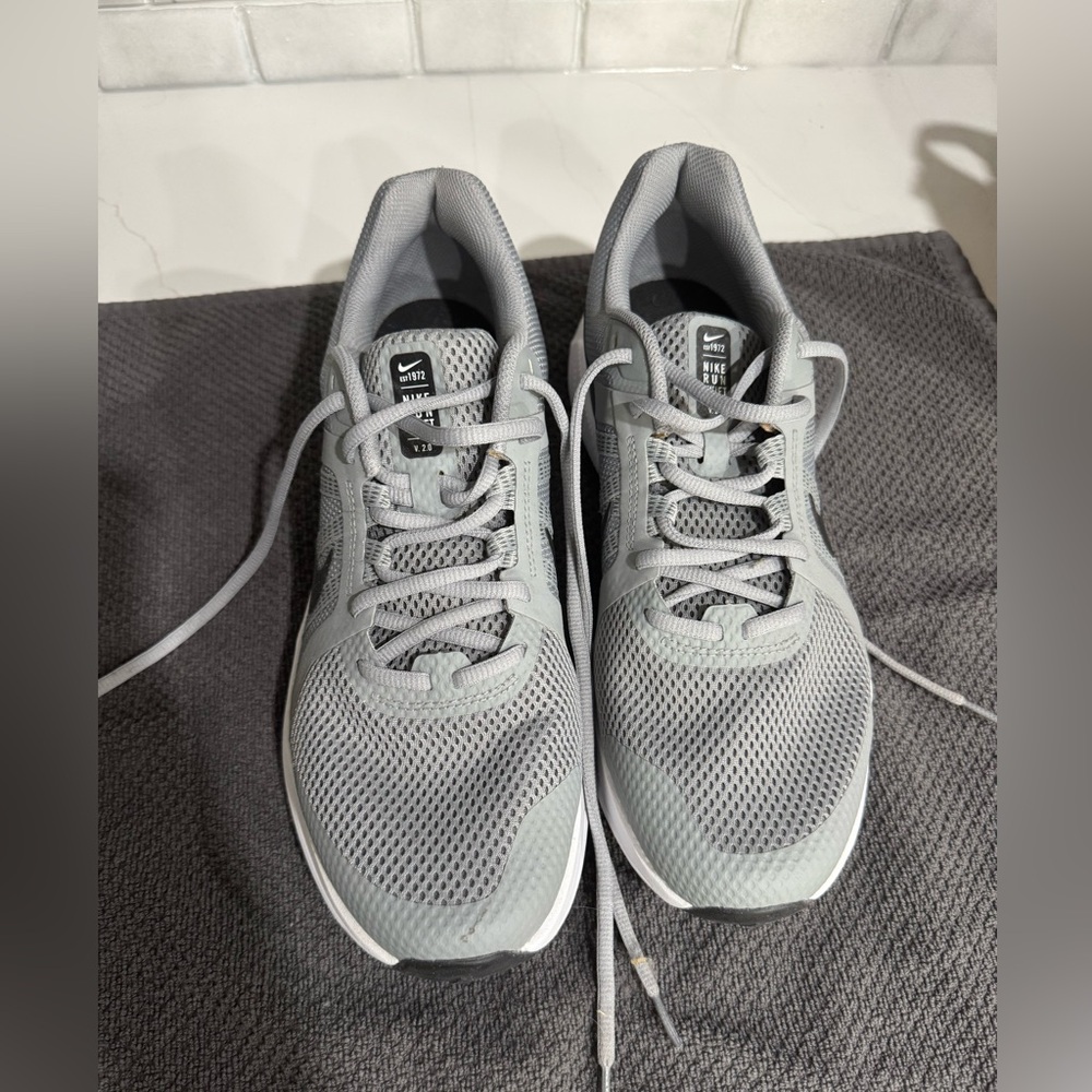 Nike Light Gray Athletic Shoes